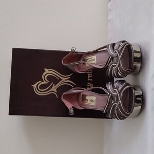 New Luxury Rebel Kate Dark Grey,/Silver Platform Heels Sz 39 US 8.5